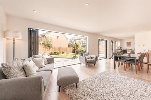 2 Darnford Close, Sutton Coldfield, B72 1YU
