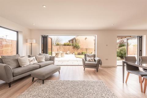 2 Darnford Close, Sutton Coldfield, B72 1YU