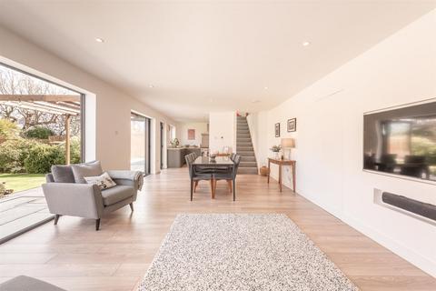 2 Darnford Close, Sutton Coldfield, B72 1YU