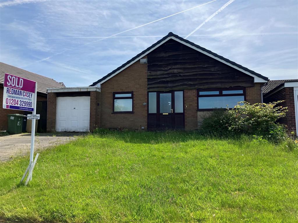 15 Lakeland Drive - sold.jpg