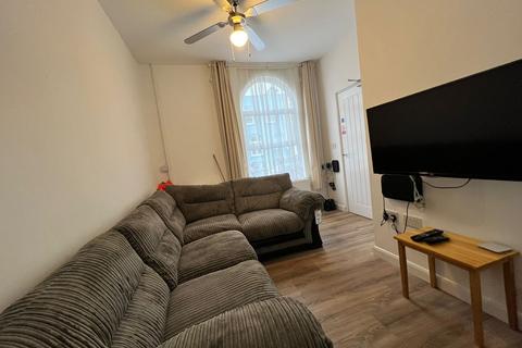 1 bedroom in a house share to rent - Edwin Street, Gravesend, DA12