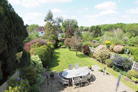 40 Broadoaks Way, Bromley, BR2 0UB