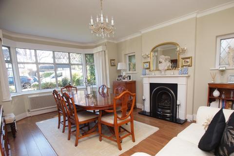 40 Broadoaks Way, Bromley, BR2 0UB