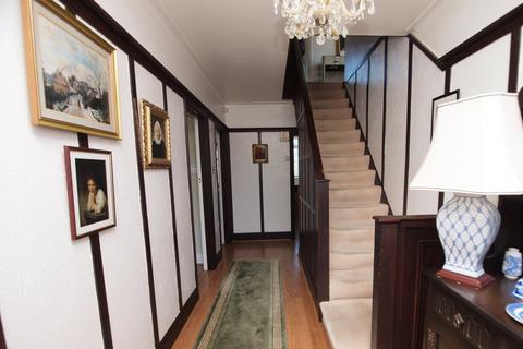 40 Broadoaks Way, Bromley, BR2 0UB