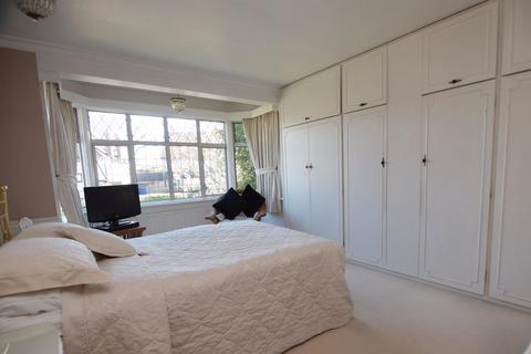 40 Broadoaks Way, Bromley, BR2 0UB