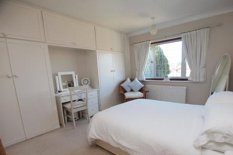 40 Broadoaks Way, Bromley, BR2 0UB