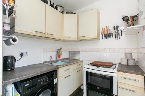 61 Crewe Crescent, Edinburgh, EH5 2JR