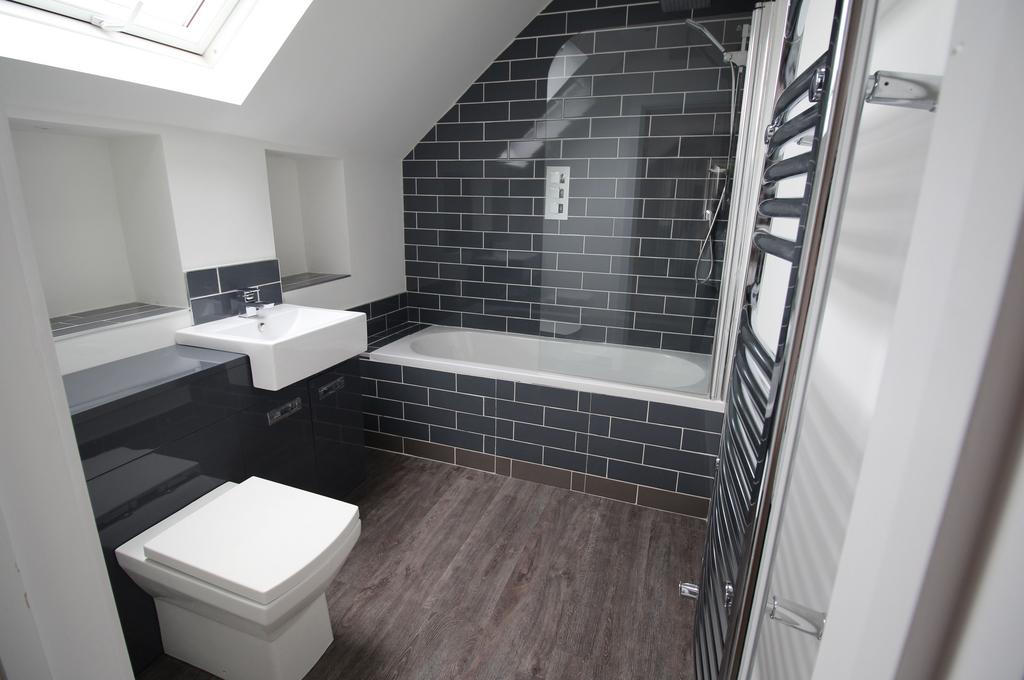 Bedroom 2 Ensuite