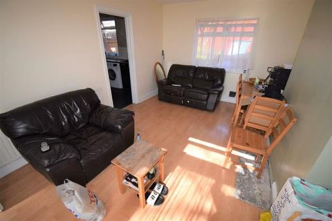 3 bedroom semi-detached house for sale - Raeburn Road, Northampton, NN2 7EU