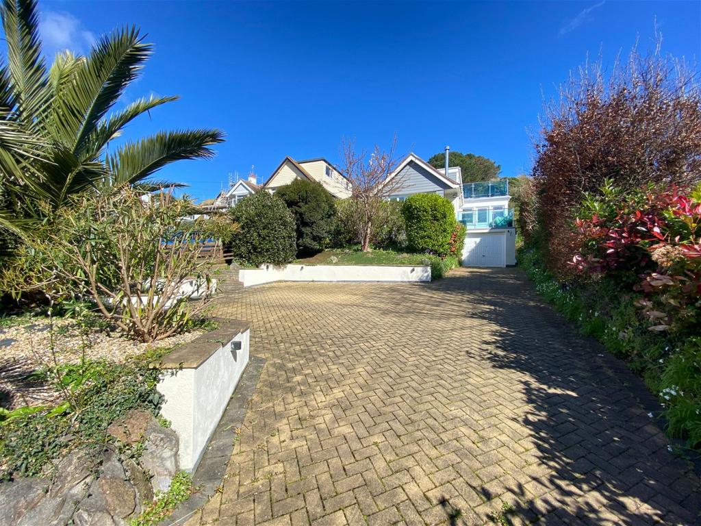 Saltern Road Goodrington Paignton 3 bed detached bungalow for sale