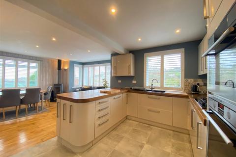 27 Saltern Road, Paignton, TQ4 6NT