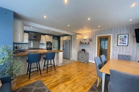 27 Saltern Road, Paignton, TQ4 6NT