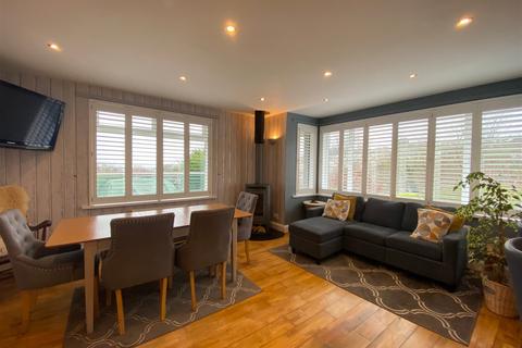 27 Saltern Road, Paignton, TQ4 6NT
