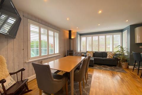 27 Saltern Road, Paignton, TQ4 6NT