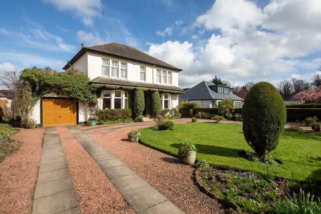The Former Manse, Rouken Glen Road, Rouken Glen 4 bed detached villa