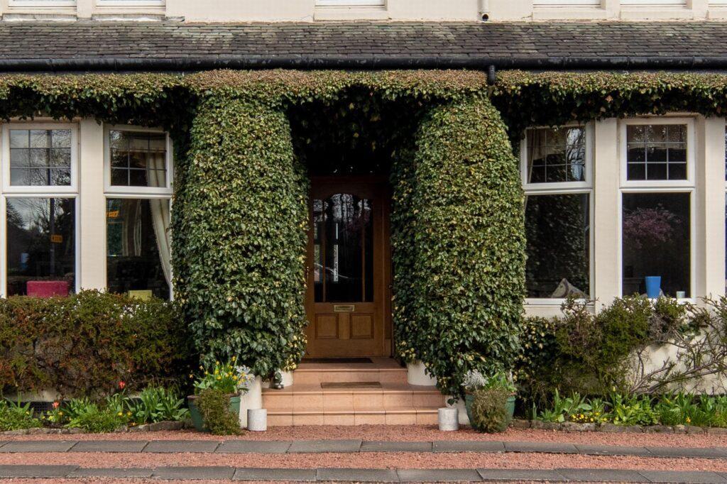 The Former Manse, Rouken Glen Road, Rouken Glen 4 bed detached villa