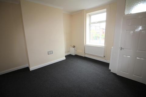 2 bedroom terraced house to rent, Quail Street, Oldham, OL4