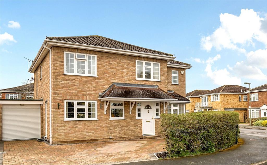 Arethusa Way, Bisley, Woking, Surrey, GU24 5 bed detached house for sale £725,000