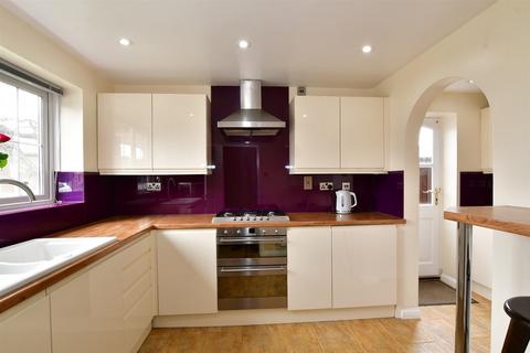 1 Rowmarsh Close, Northfleet, Gravesend, DA11 8NF
