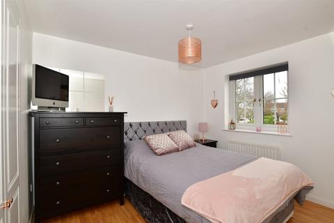 1 Rowmarsh Close, Northfleet, Gravesend, DA11 8NF