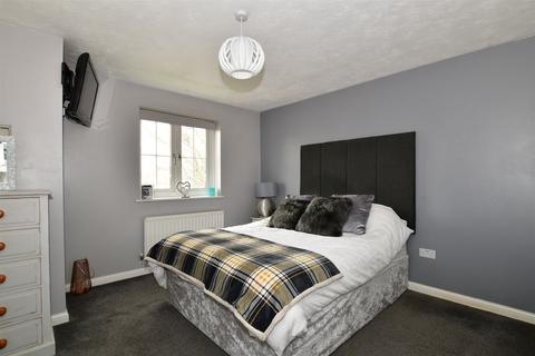 1 Rowmarsh Close, Northfleet, Gravesend, DA11 8NF
