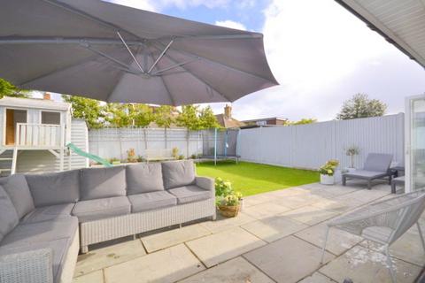 3 bedroom detached house for sale, Ash Road, Shepperton, TW17