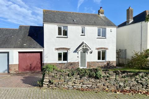 2 Old School Close, Tredrizzick, Wadebridge, PL27 6PH
