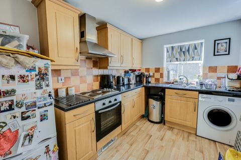 3f Waters Walk, Bradford, BD10 0LZ