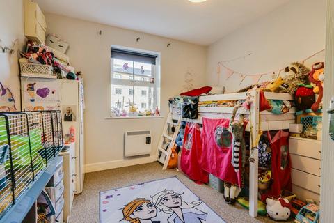 3f Waters Walk, Bradford, BD10 0LZ