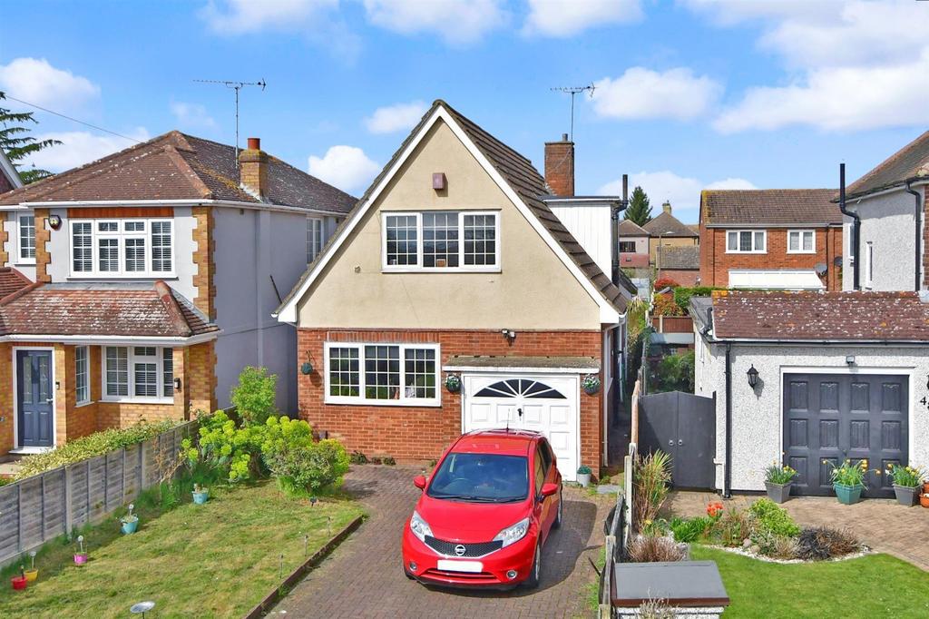 Upminster Road North, Rainham, Essex 3 bed detached house for sale £