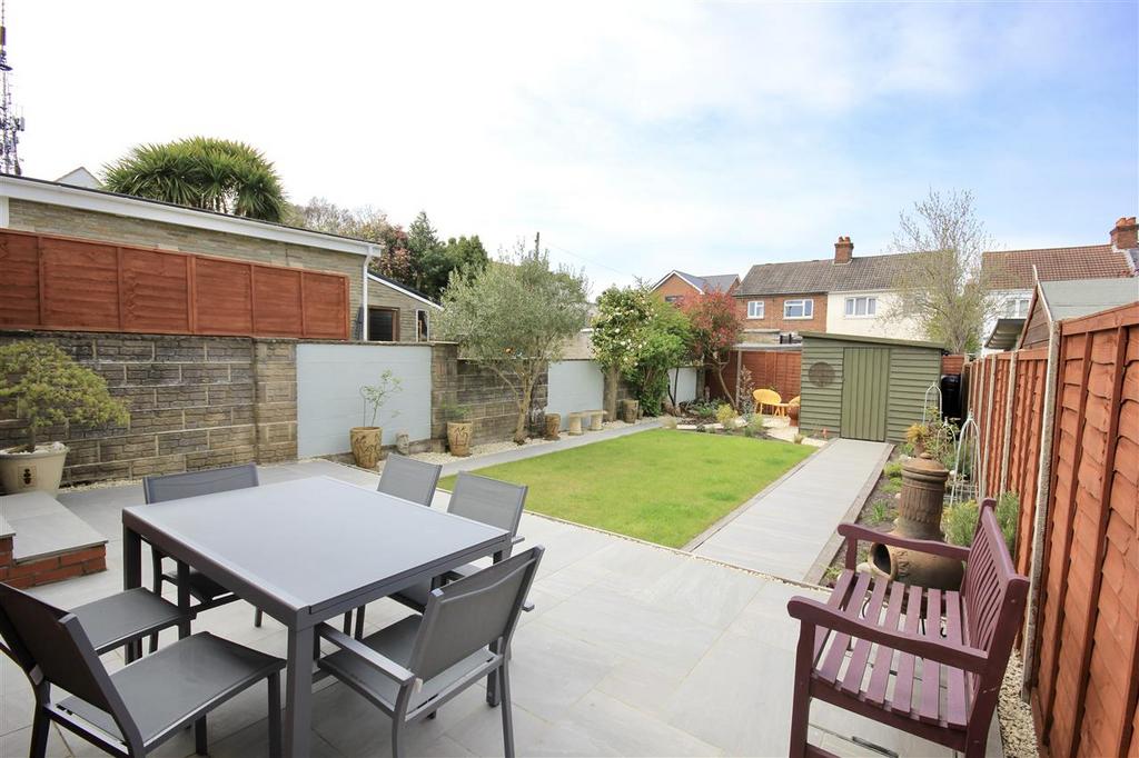 Farcroft Road, Parkstone, Poole 3 bed semidetached house £350,000