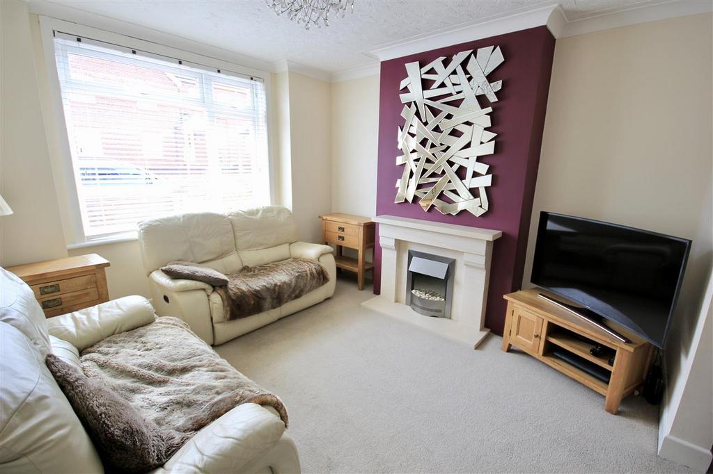 Farcroft Road, Parkstone, Poole 3 bed semidetached house £350,000