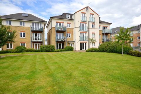 2 bedroom apartment to rent, Fairwater Drive, Shepperton, TW17