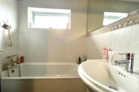 6 Bankview, Lymington, SO41 8YG