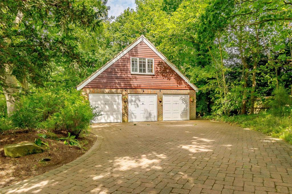 Triple Garage