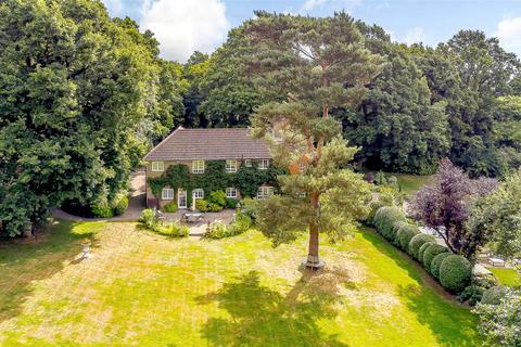 5 bedroom detached house for sale, Trottiscliffe Road, Addington, West Malling, Kent