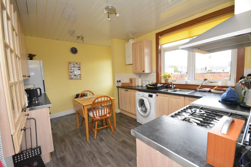 Fairlie Street, Camelon, Falkirk, Stirlingshire, FK1 4NL 3 bed flat for