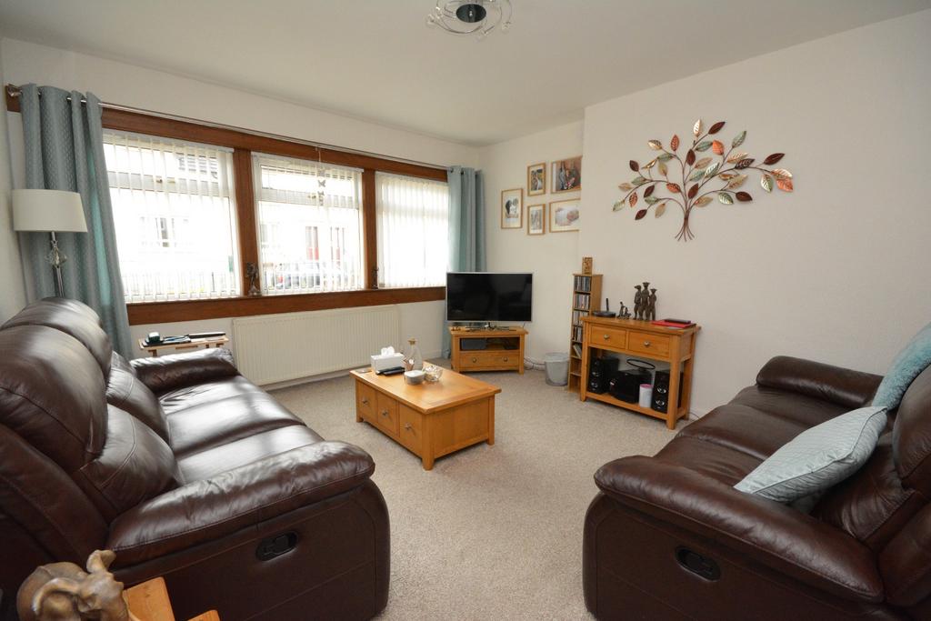 Fairlie Street, Camelon, Falkirk, Stirlingshire, FK1 4NL 3 bed flat for