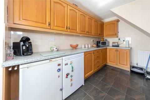 17 Blackthorn Drive, Luton, LU2 8ED