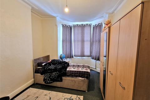 15 Kingthorpe Road, London, NW10 8JE