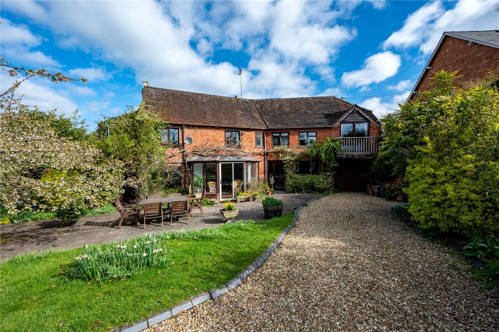 Weavers Hill, Hunt End, Redditch, Worcestershire, B97 4 bed detached