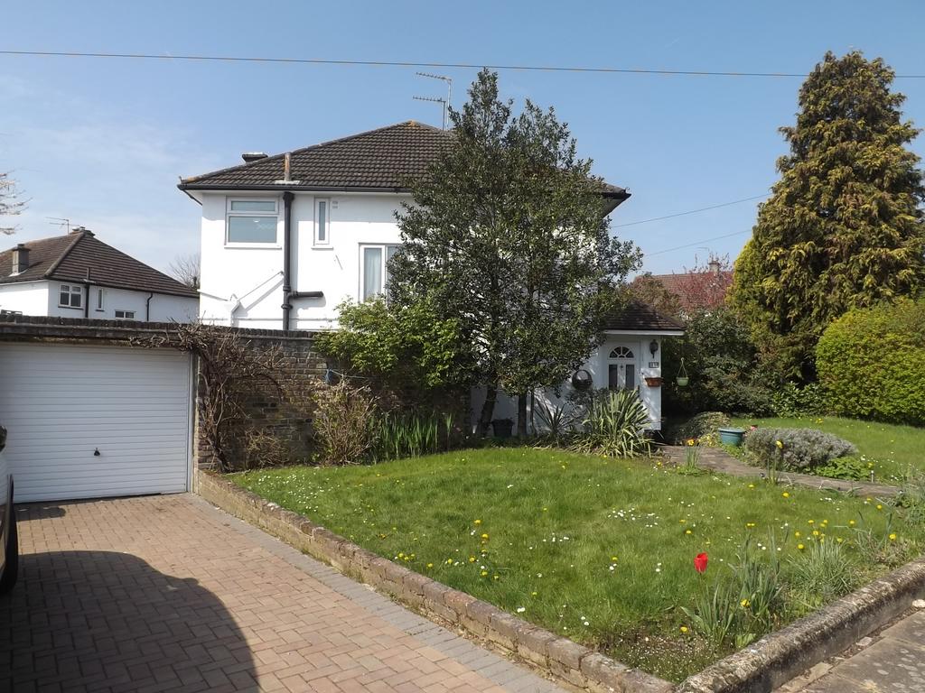 FAIRMEAD CRESCENT 3 bed semidetached house £1,995 pcm (£460 pw)