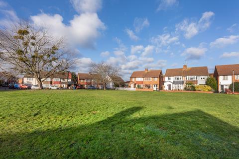 2 Greenacre, Windsor, SL4 5LW