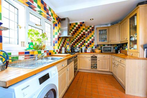 2 Greenacre, Windsor, SL4 5LW