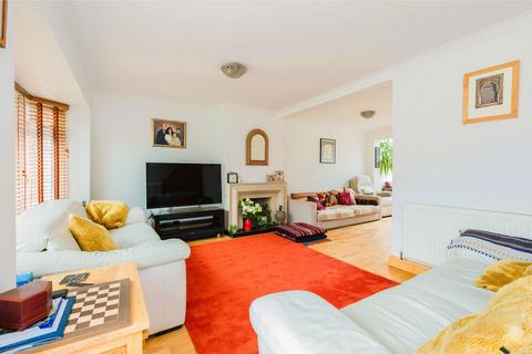 2 Greenacre, Windsor, SL4 5LW