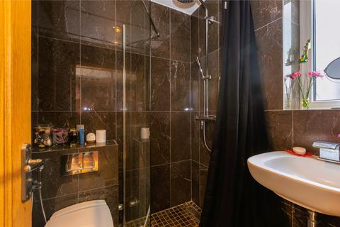 2 Greenacre, Windsor, SL4 5LW