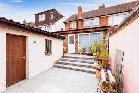 2 Greenacre, Windsor, SL4 5LW