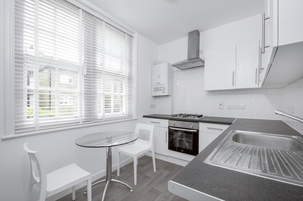 Burton Grove Walworth SE17 1 bed flat to rent £1,550 pcm (£358 pw)