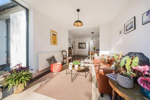 212 Eden Way, Beckenham, BR3 3DT