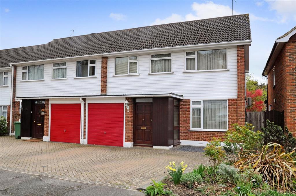 Normanhurst, Hutton, Brentwood 4 bed end of terrace house £585,000